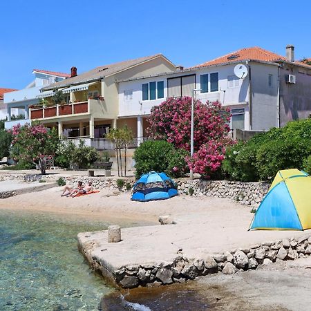 Apartments By The Sea Mandre, Pag - 3084 Kolan Εξωτερικό φωτογραφία