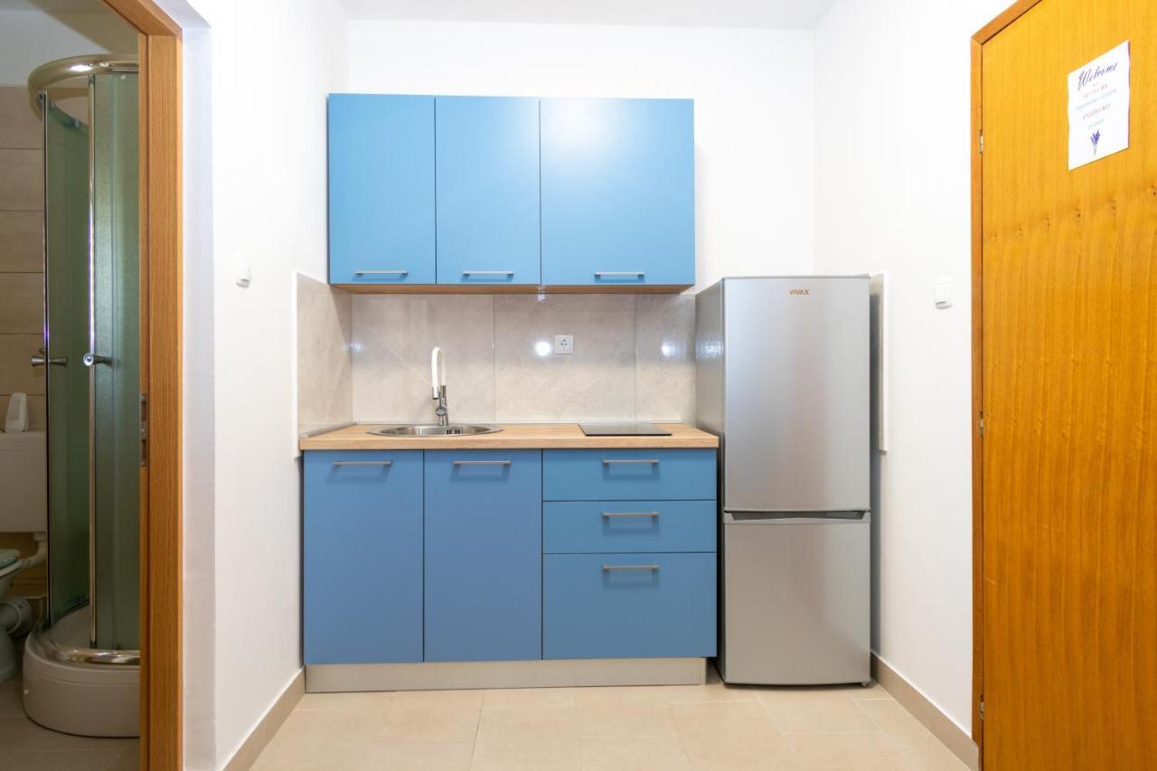 Apartments By The Sea Mandre, Pag - 3084 Kolan Εξωτερικό φωτογραφία