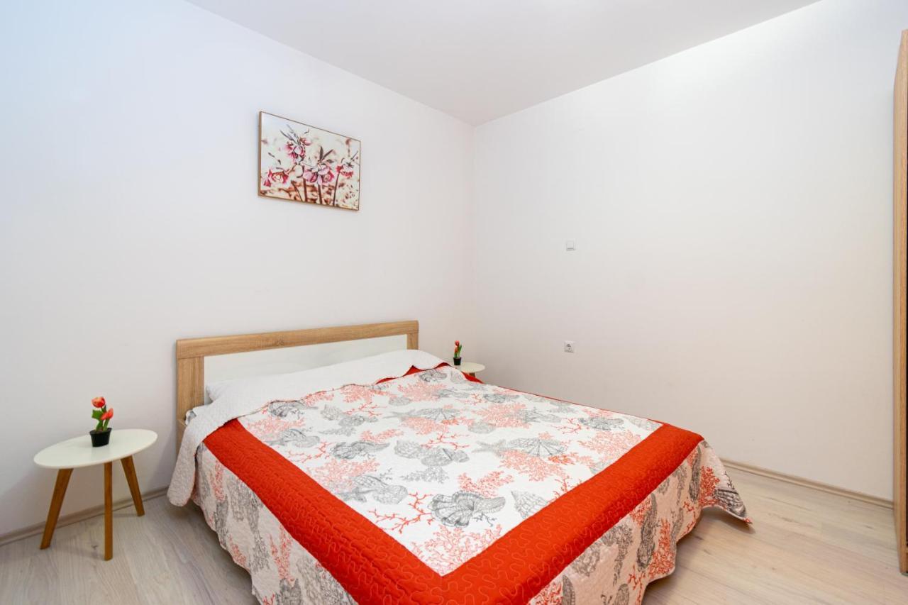 Apartments By The Sea Mandre, Pag - 3084 Kolan Εξωτερικό φωτογραφία