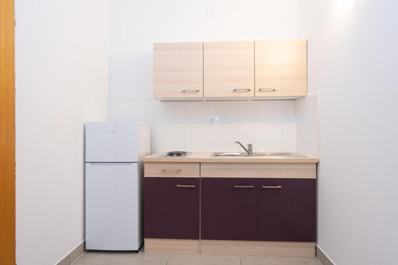 Apartments By The Sea Mandre, Pag - 3084 Kolan Εξωτερικό φωτογραφία