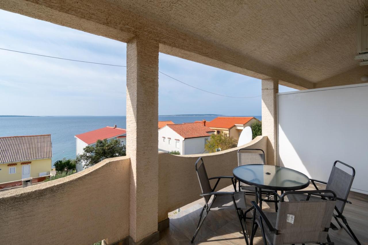 Apartments By The Sea Mandre, Pag - 3084 Kolan Εξωτερικό φωτογραφία