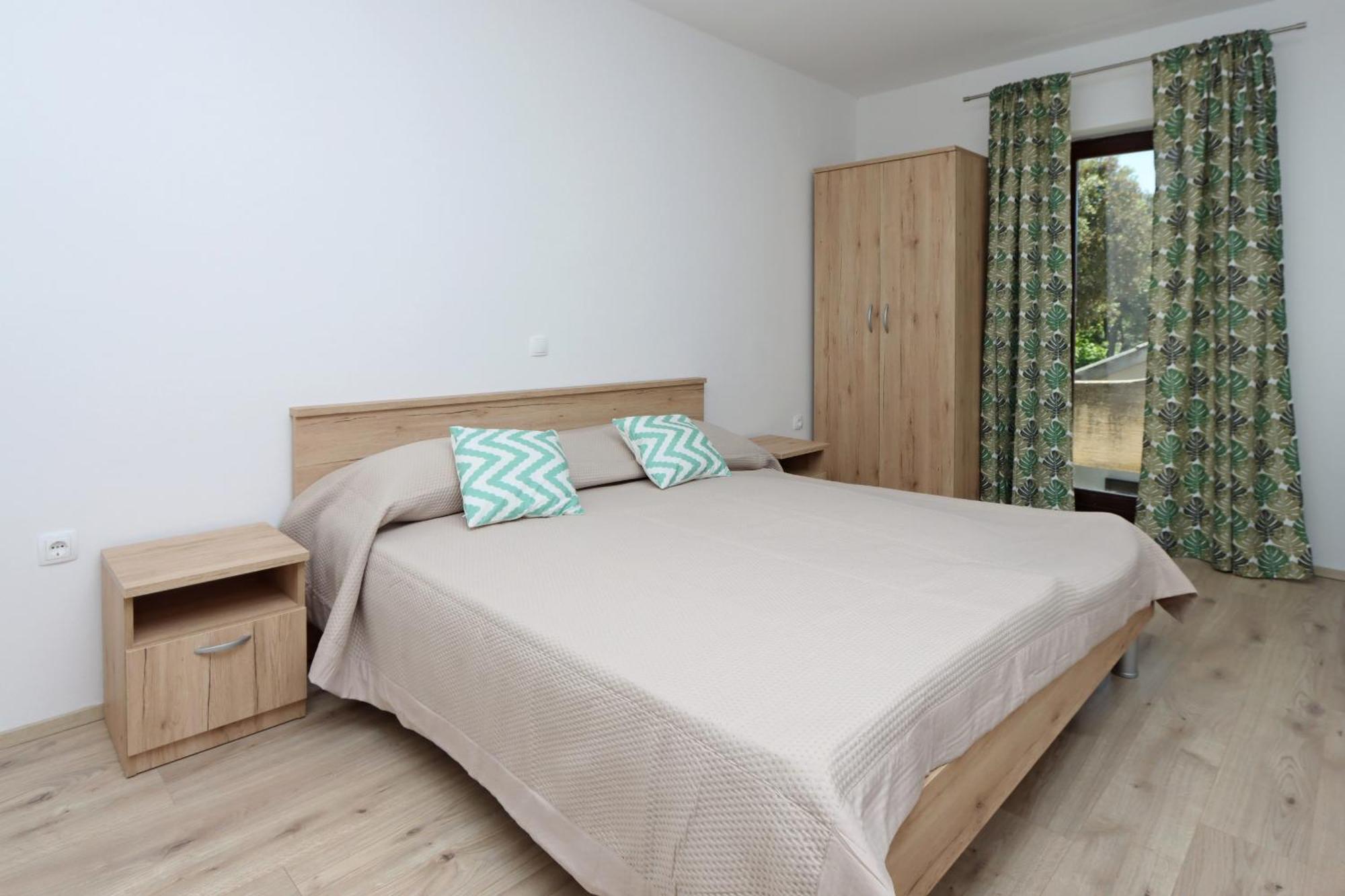 Apartments By The Sea Mandre, Pag - 3084 Kolan Εξωτερικό φωτογραφία