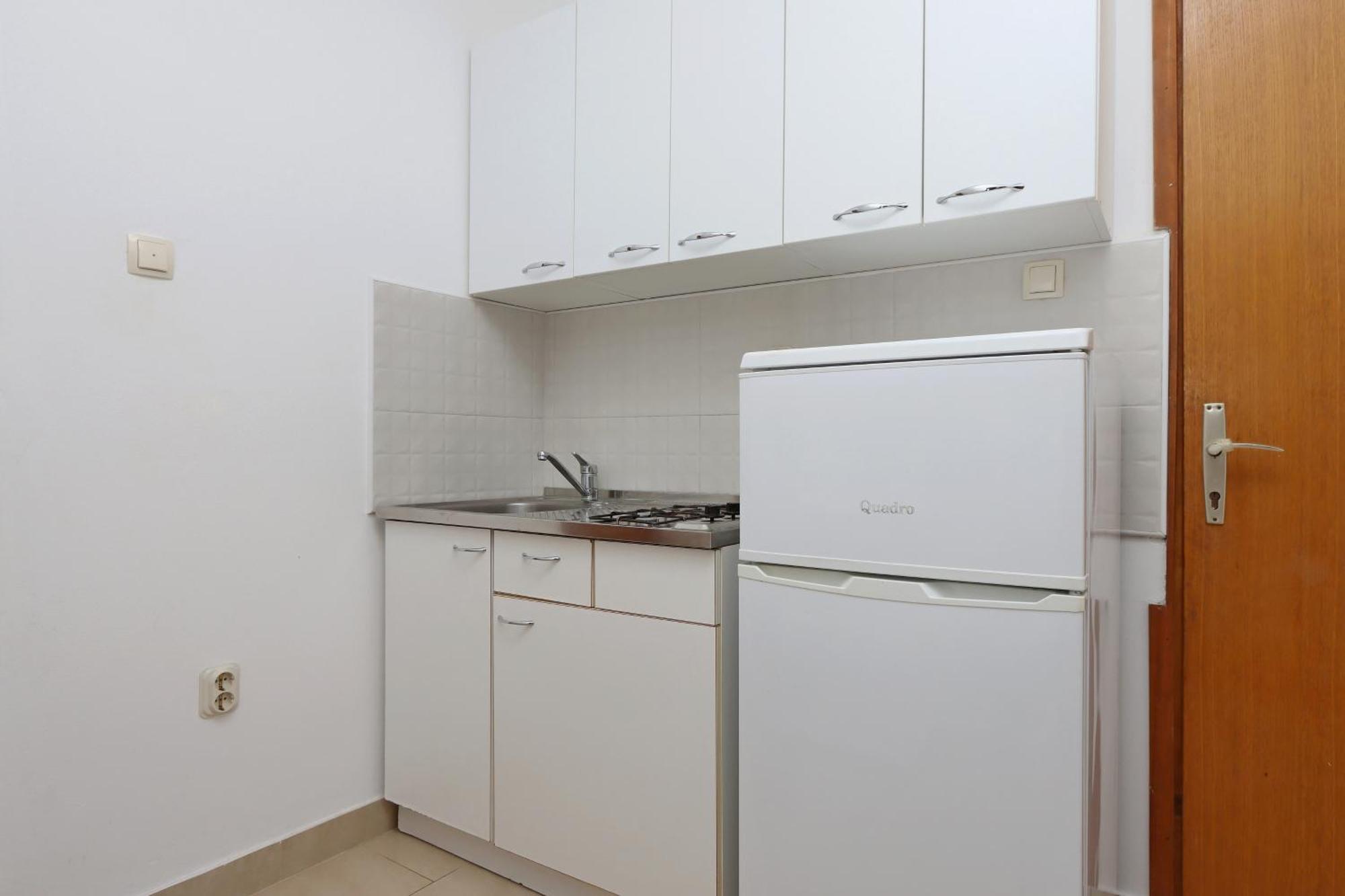 Apartments By The Sea Mandre, Pag - 3084 Kolan Εξωτερικό φωτογραφία